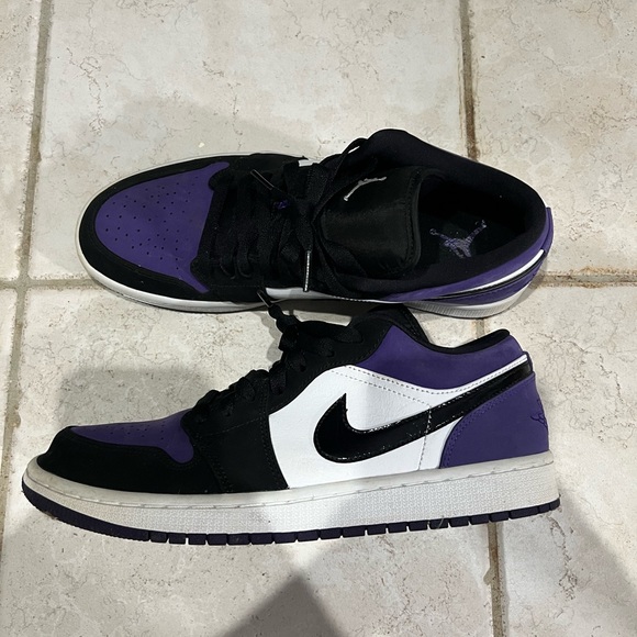 Air Jordan 1 Low ‘Court Purple’ - Picture 9 of 10